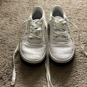 Puma women’s tennis shoes